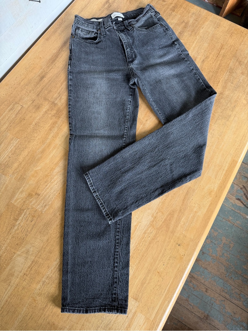 Universal Thread Women's Straight Leg Jeans in Charcoal Black